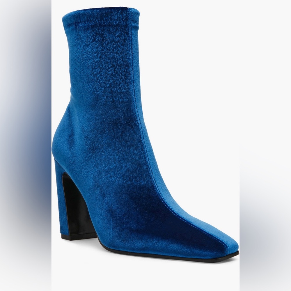 Elegant Blue Women's STEVE MADDEN Boots